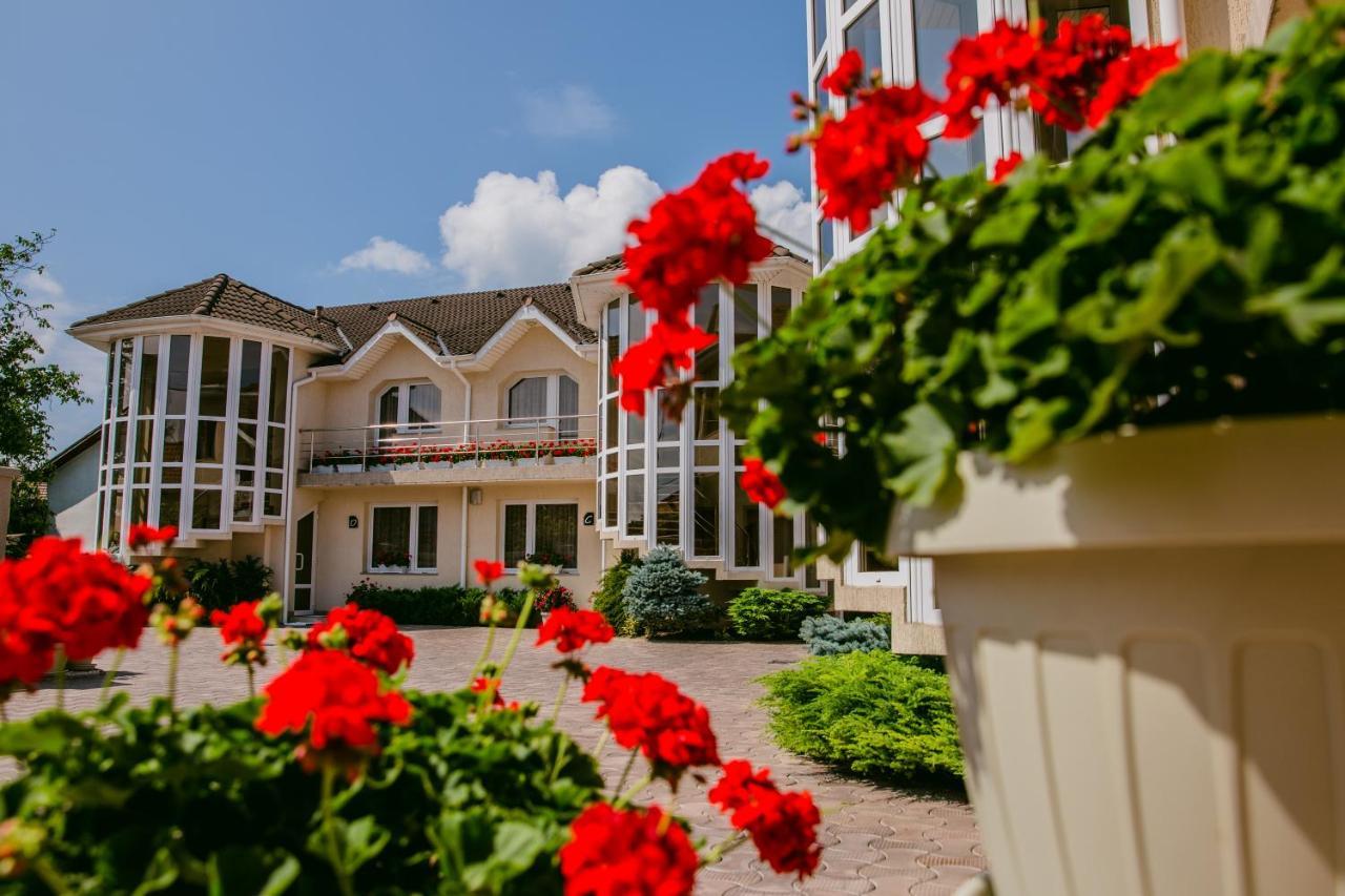 Villa Brussels เดวา ภายนอก รูปภาพ